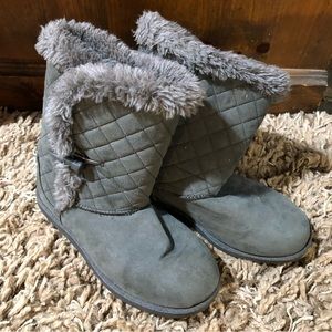 Girls gray faux fur lined winter boot size 4 4y